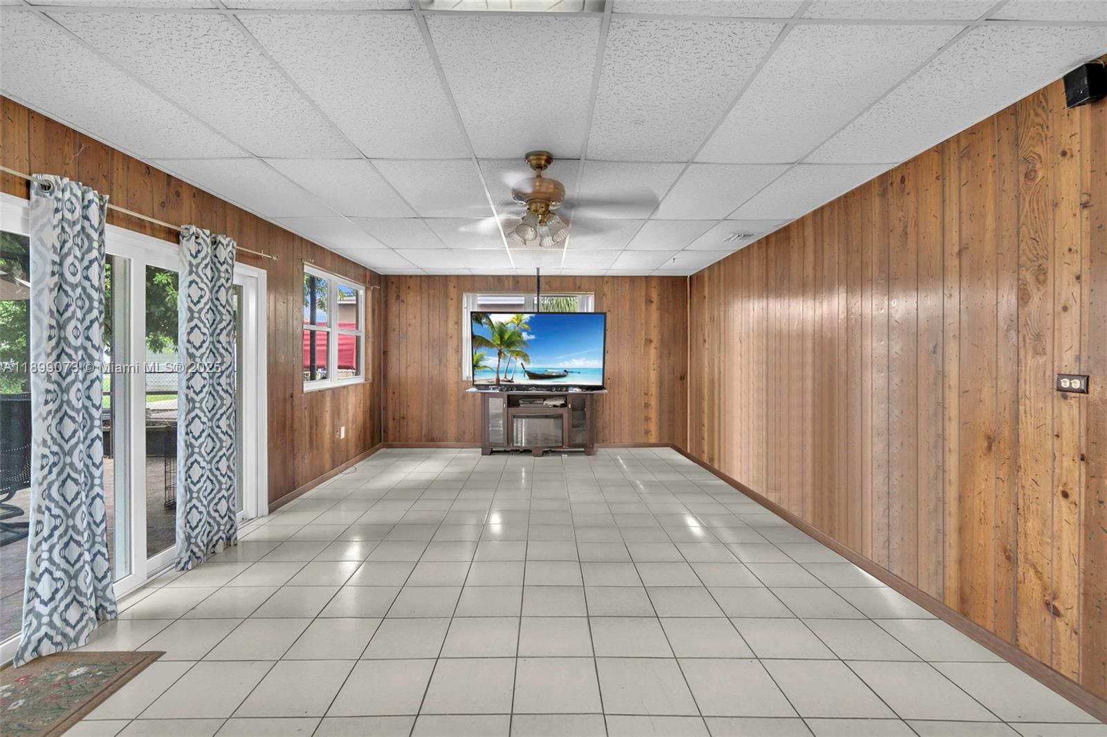 SO MIAMI HEIGHTS ADDN E - Residential