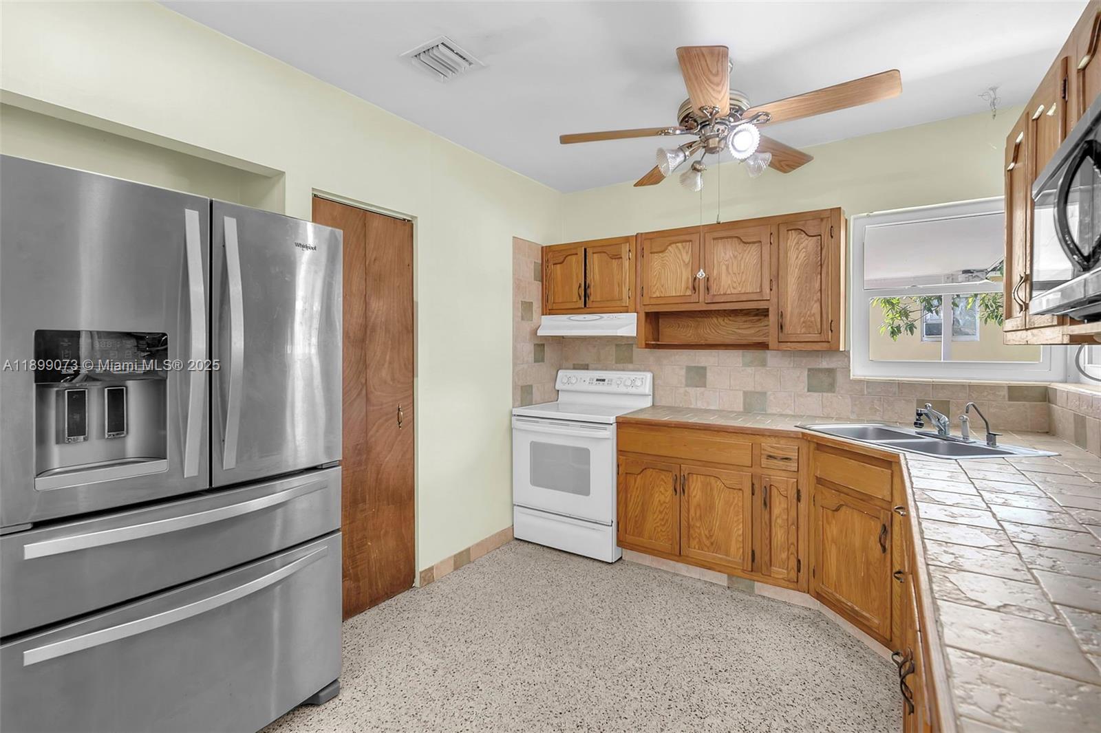 SO MIAMI HEIGHTS ADDN E - Residential