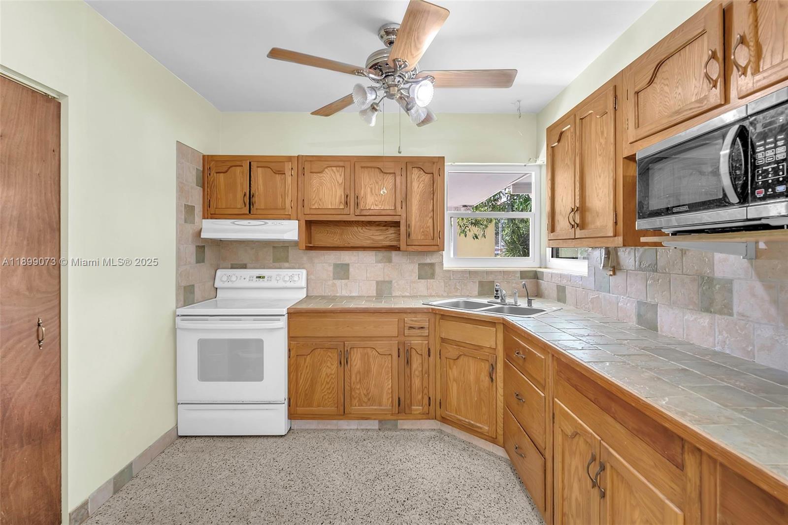 SO MIAMI HEIGHTS ADDN E - Residential