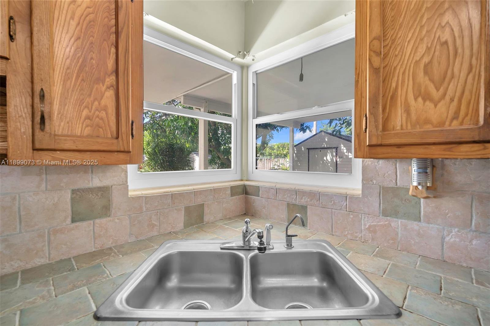 SO MIAMI HEIGHTS ADDN E - Residential