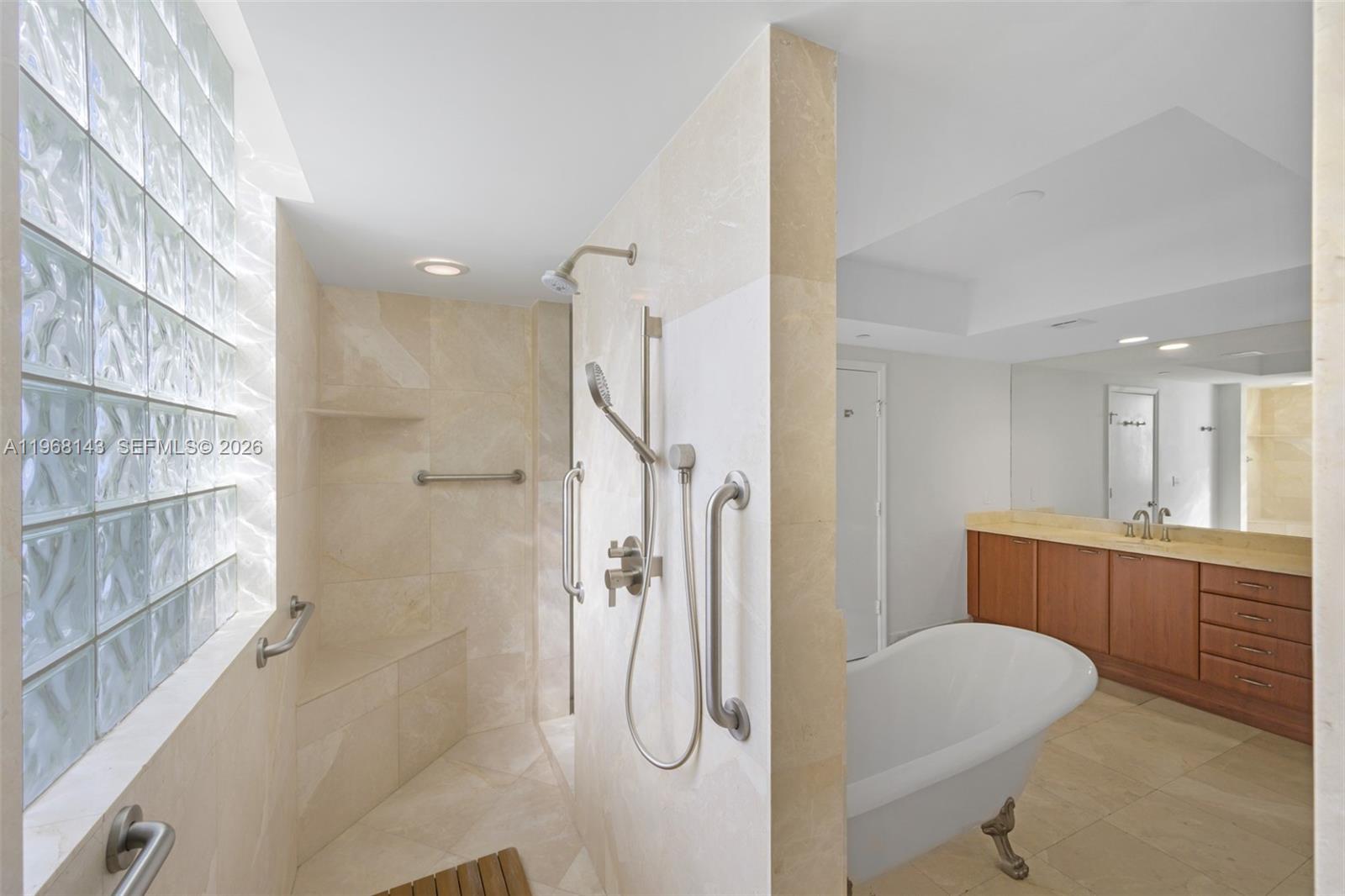 THE PENINSULA II CONDO - Residential