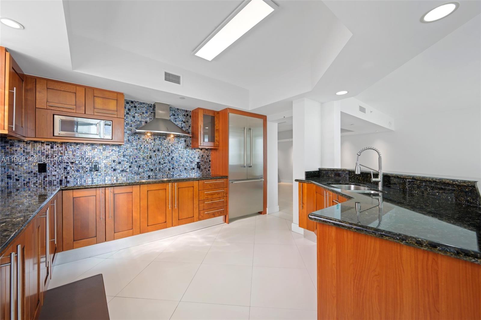 THE PENINSULA II CONDO - Residential