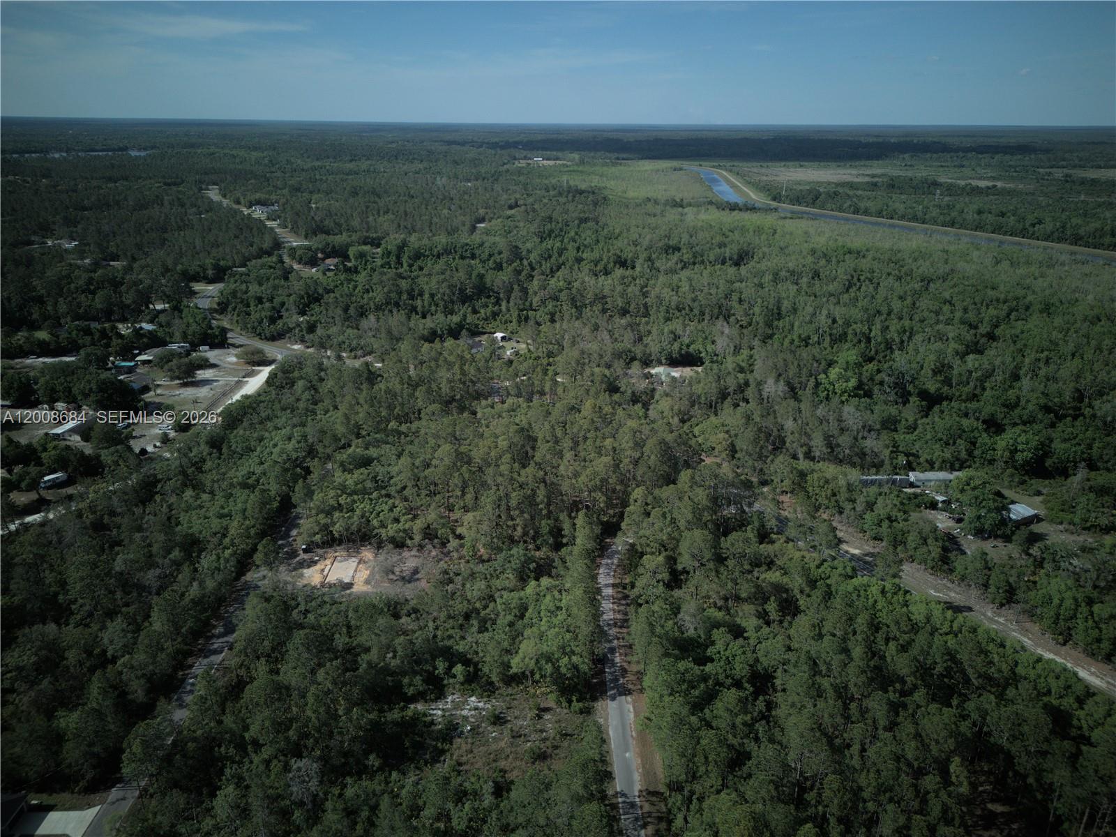 SILVER SPRINGS SHORES - Land