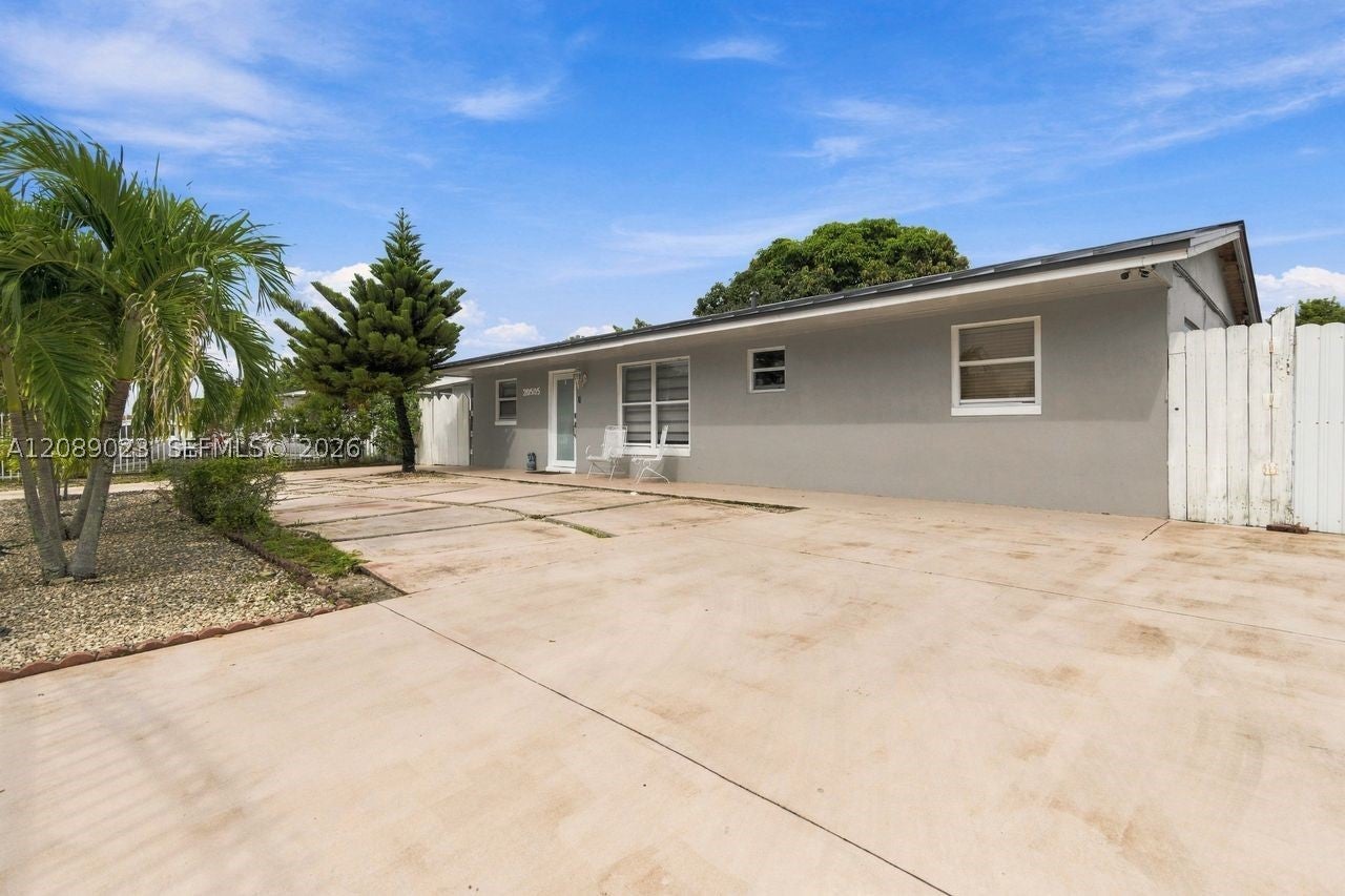 20505 NW 45th Ave, Miami Gardens FL 33055