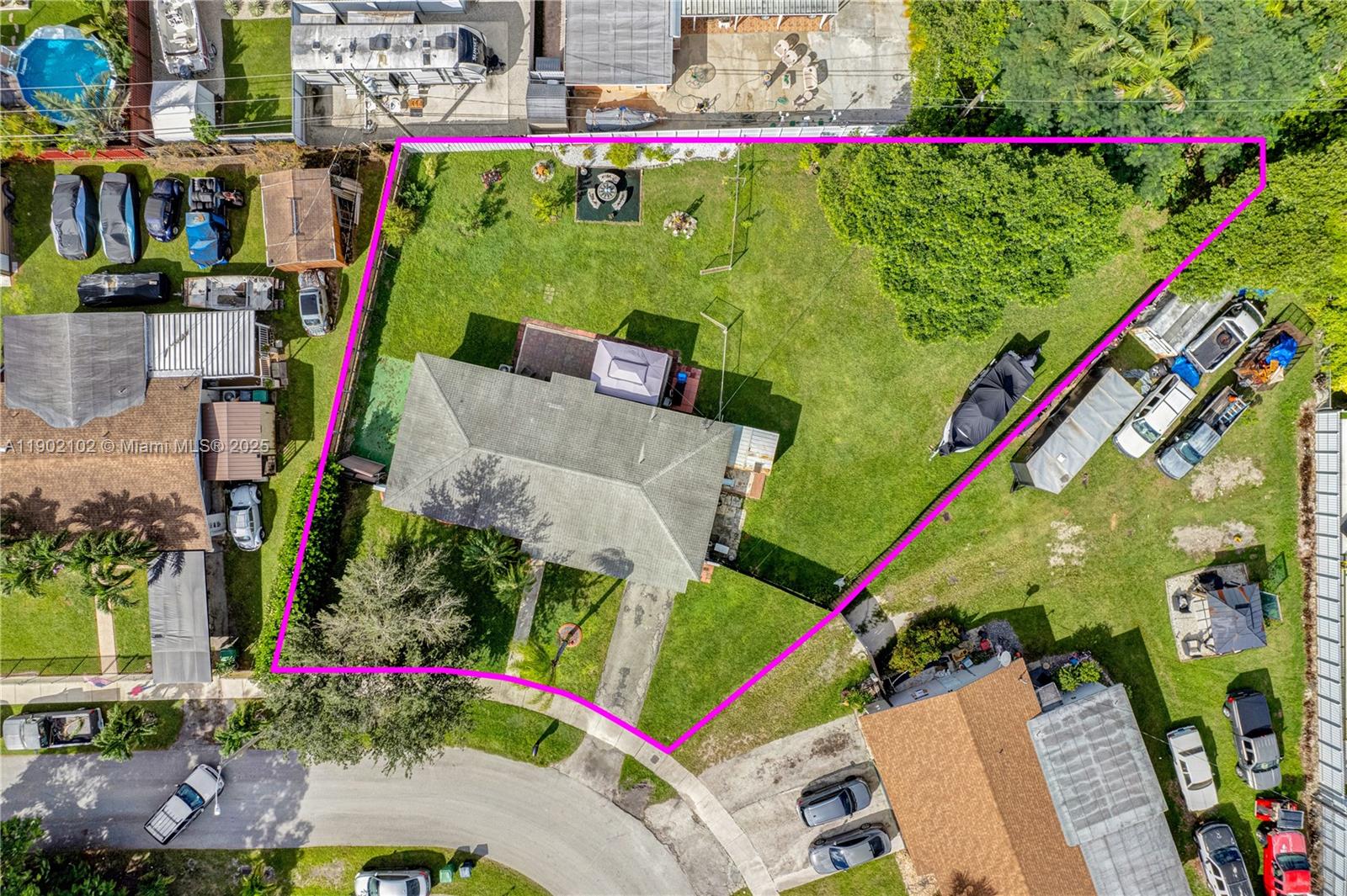 SO MIAMI HEIGHTS MANOR - Residential