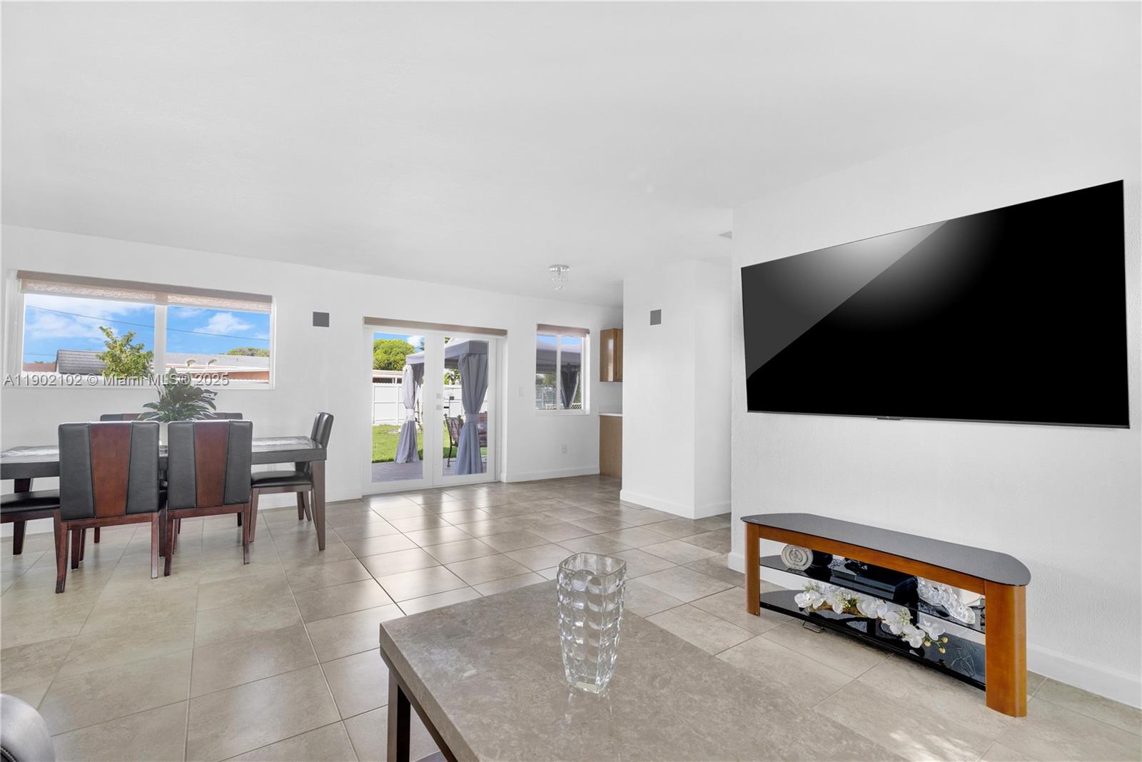 SO MIAMI HEIGHTS MANOR - Residential