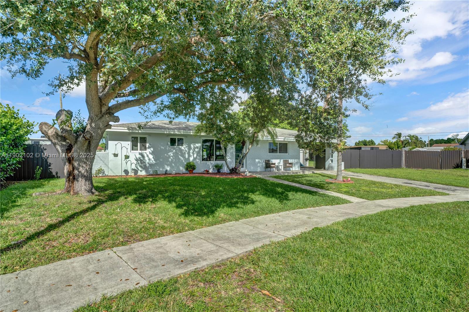 SO MIAMI HEIGHTS MANOR - Residential