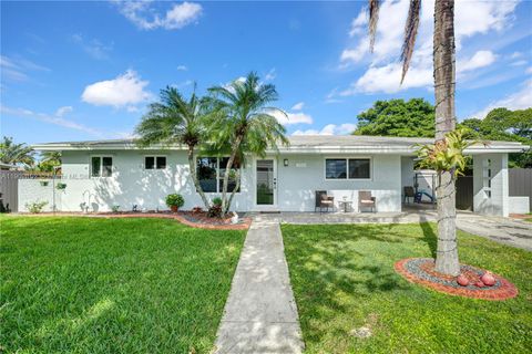 Photo of 17020 SW 118th Pl, Miami, FL 33177 (MLS # A11902102) Photo of 17020 SW 118th Pl, Miami, FL 33177 (MLS # A11902102)