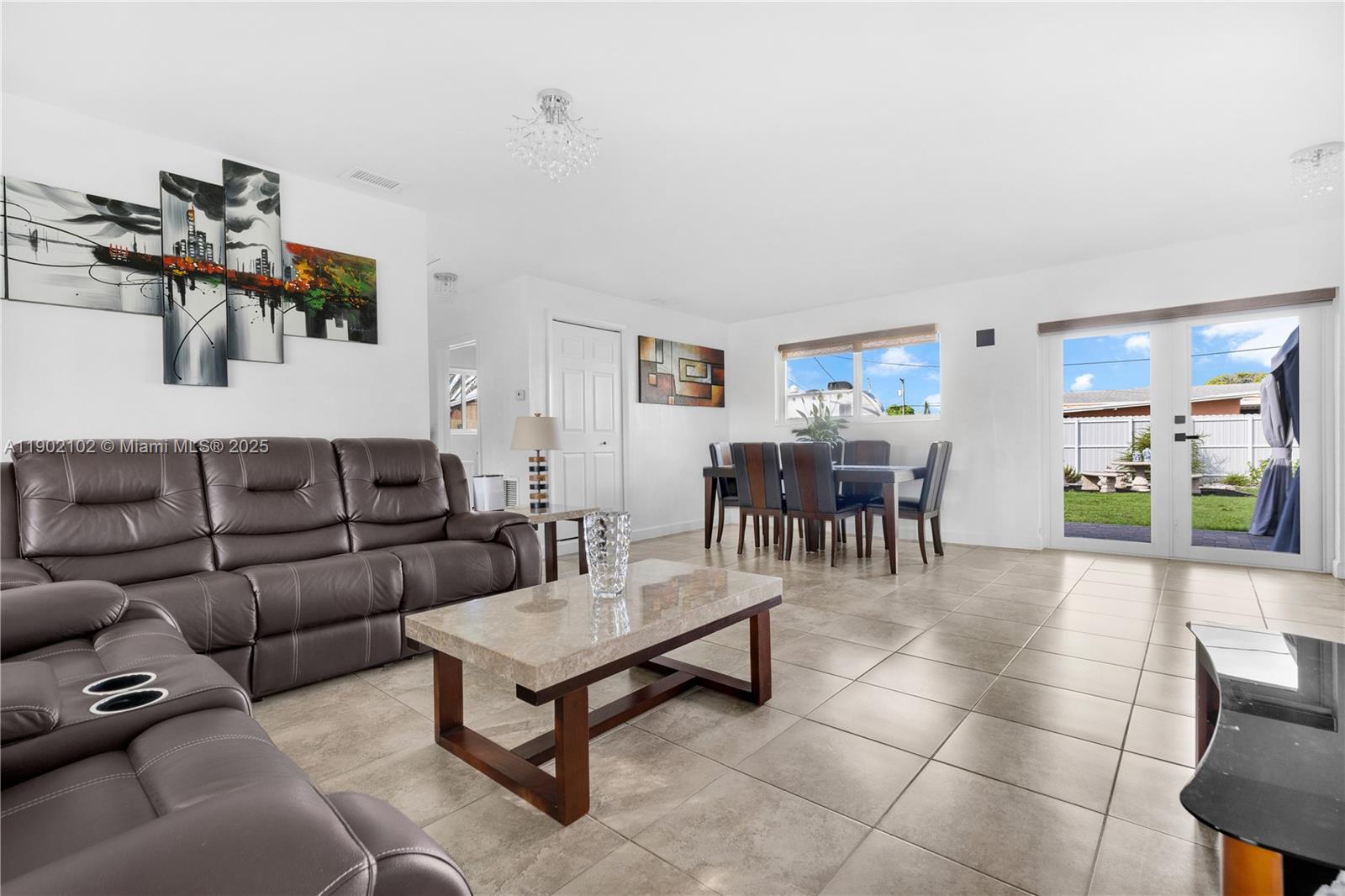 SO MIAMI HEIGHTS MANOR - Residential
