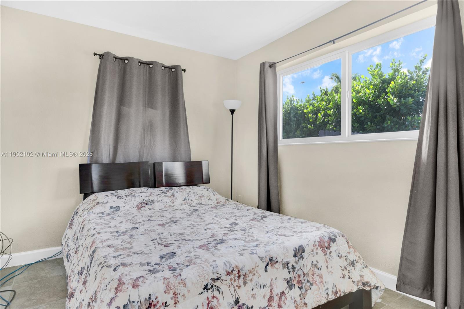SO MIAMI HEIGHTS MANOR - Residential