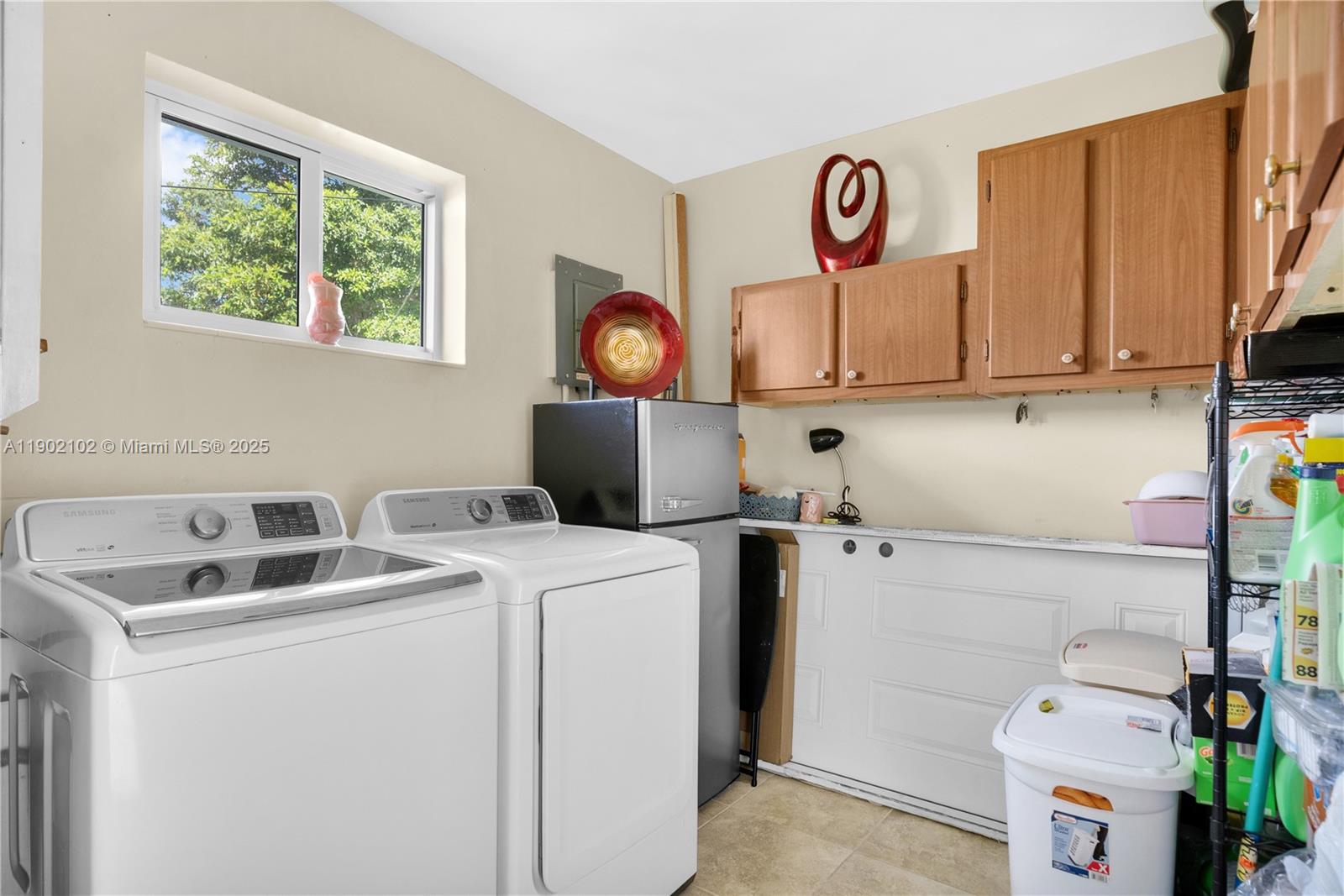 SO MIAMI HEIGHTS MANOR - Residential