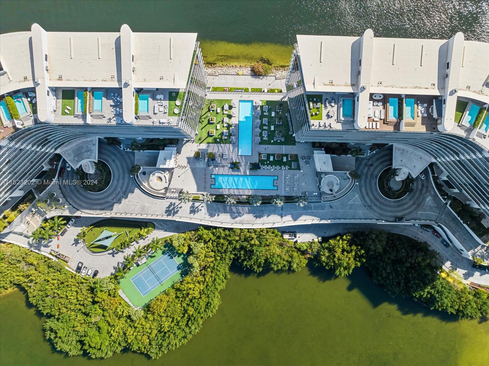 PRIVE CONDO - Residential