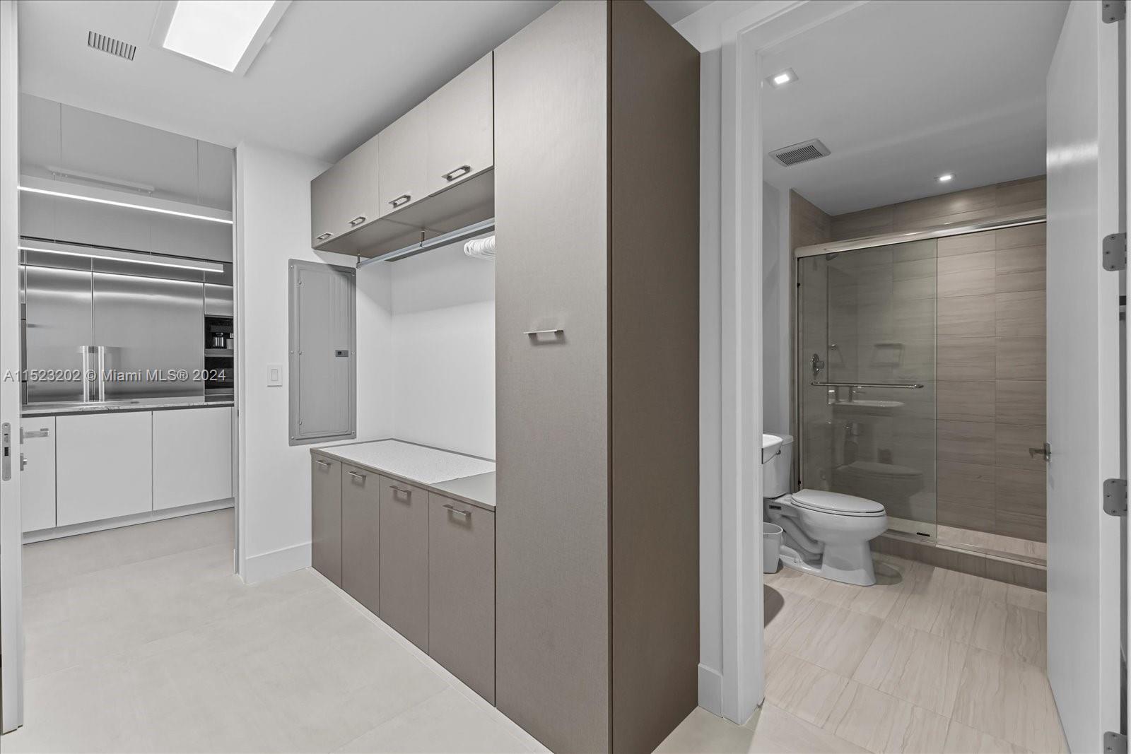 PRIVE CONDO - Residential