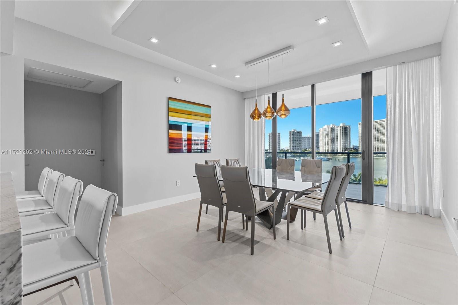 PRIVE CONDO - Residential