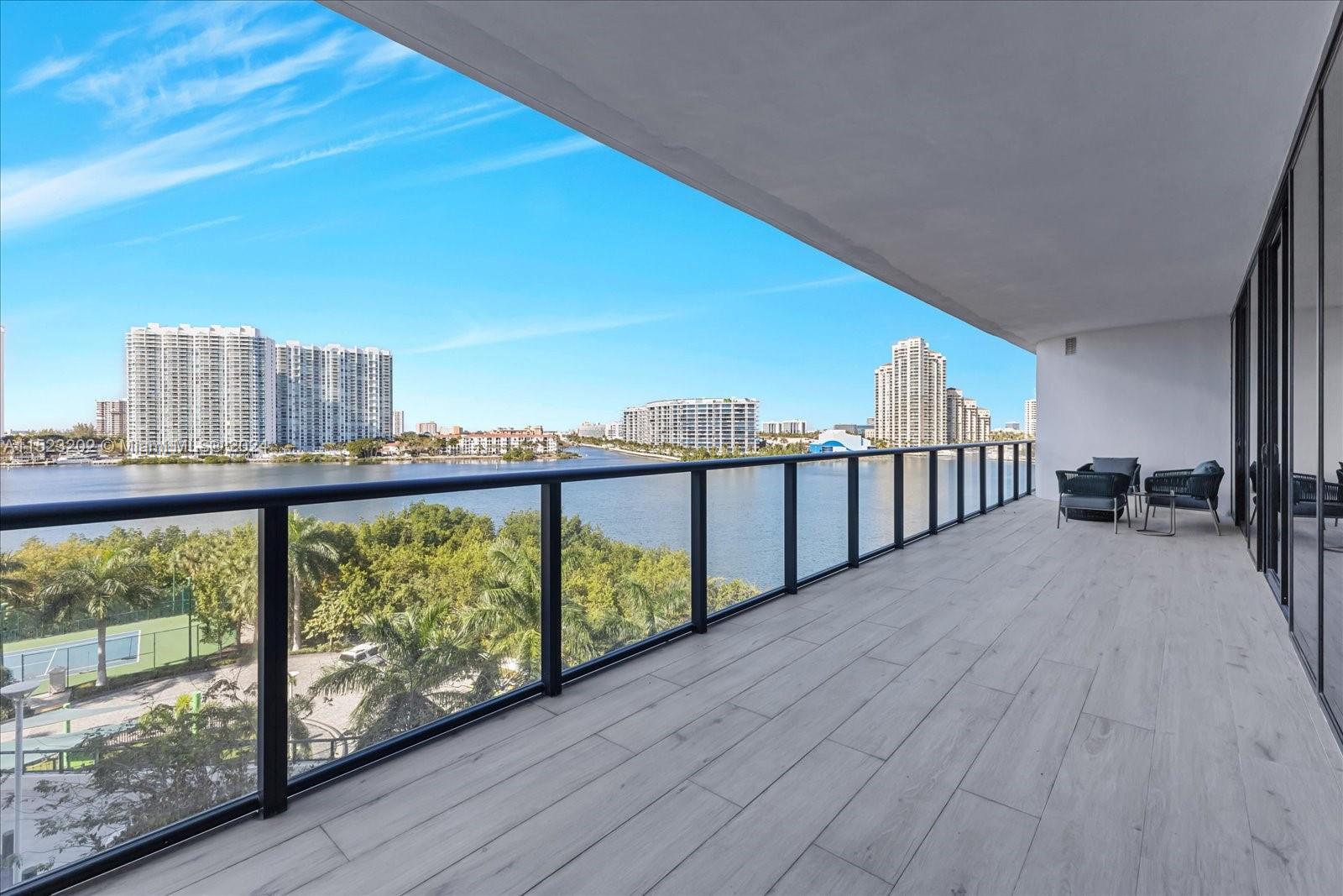 PRIVE CONDO - Residential