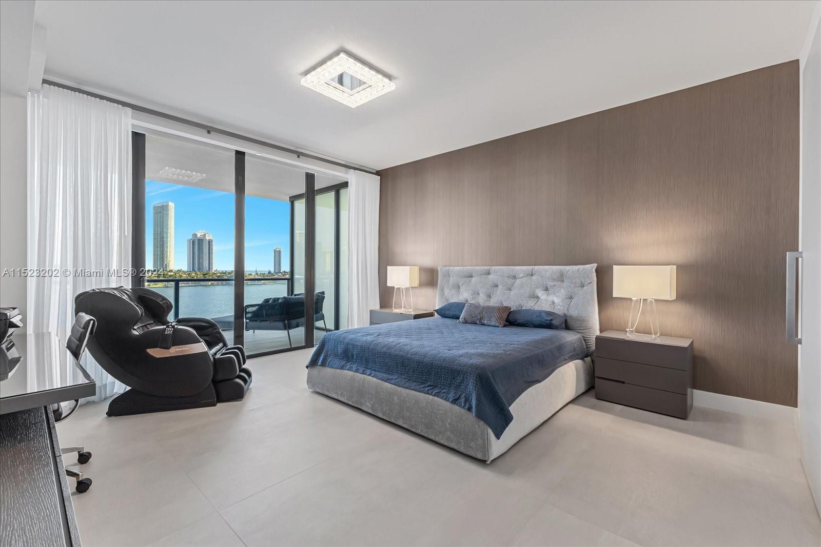 PRIVE CONDO - Residential