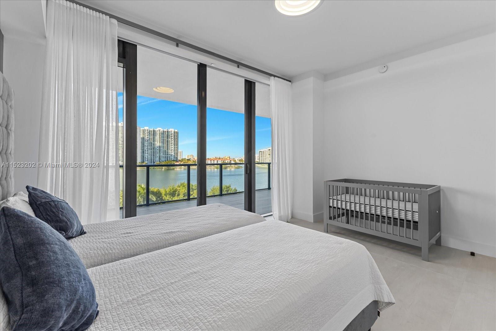 PRIVE CONDO - Residential