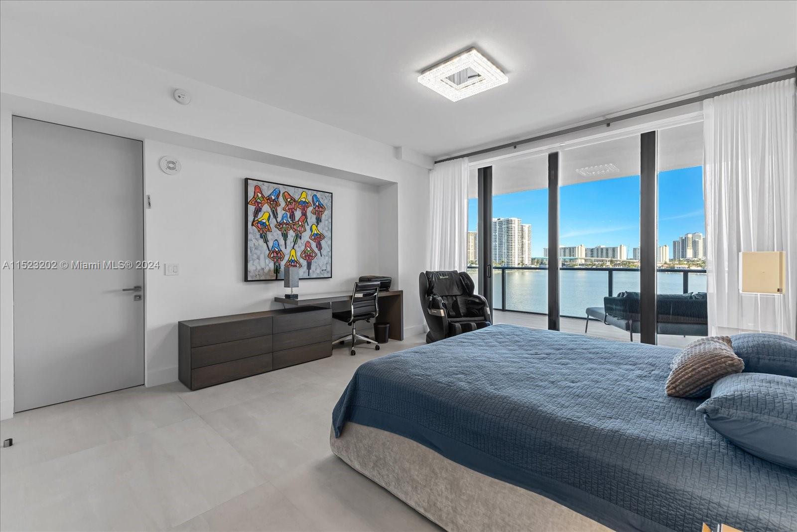 PRIVE CONDO - Residential