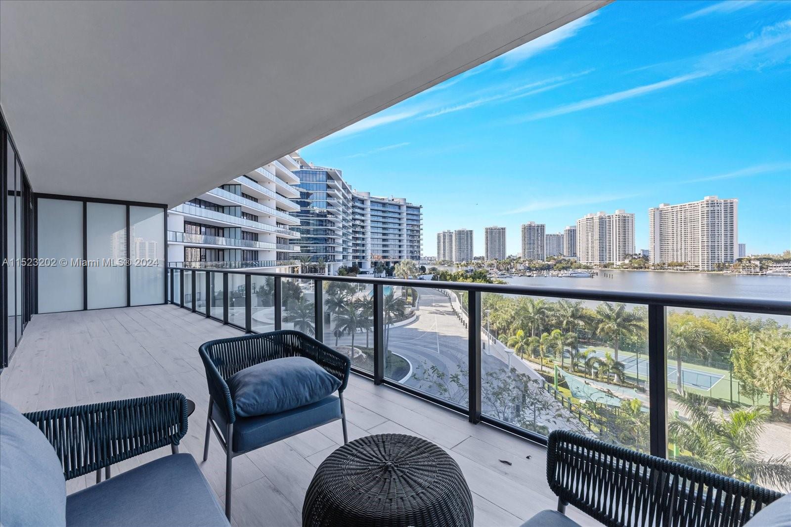 PRIVE CONDO - Residential