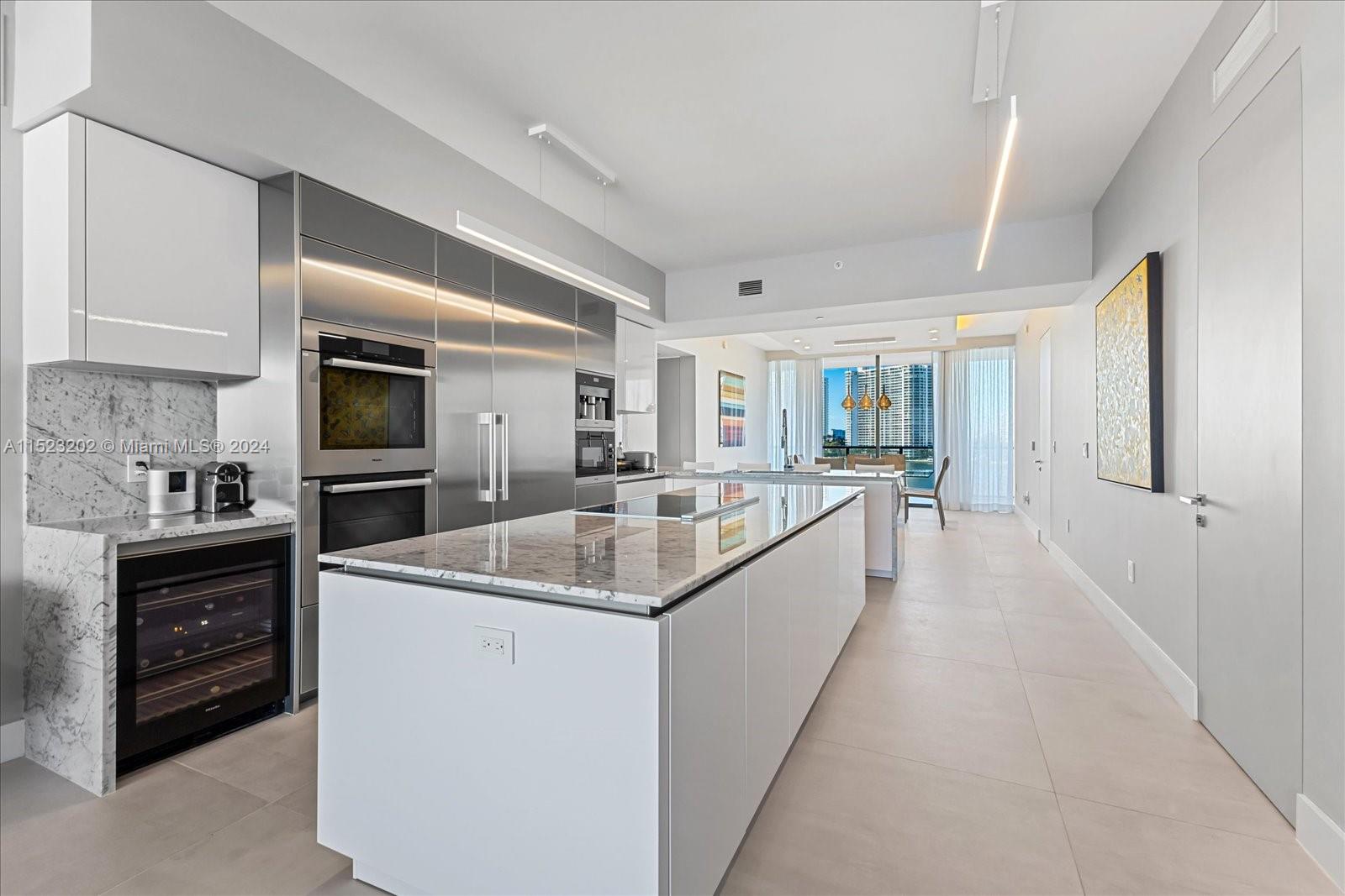 PRIVE CONDO - Residential