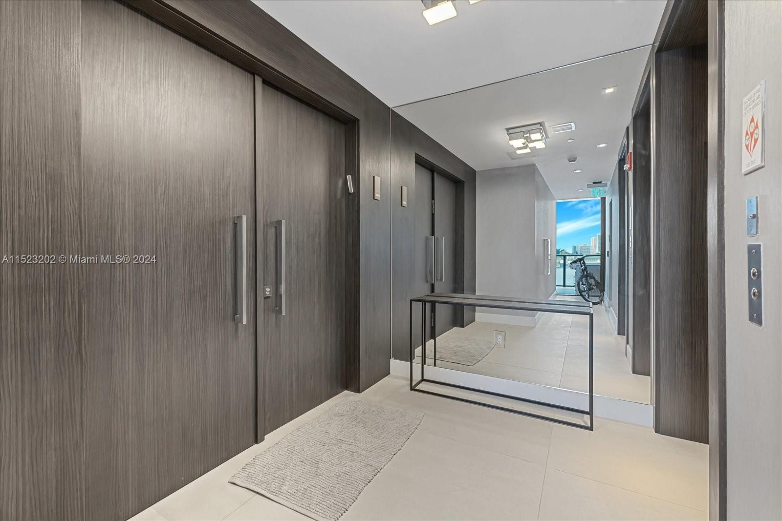 PRIVE CONDO - Residential