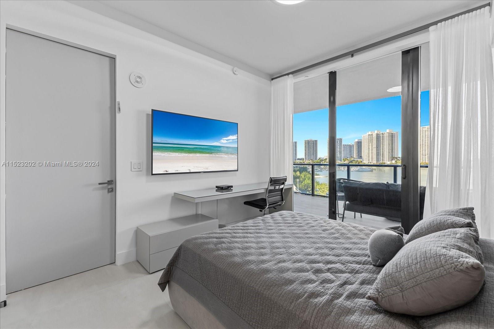 PRIVE CONDO - Residential