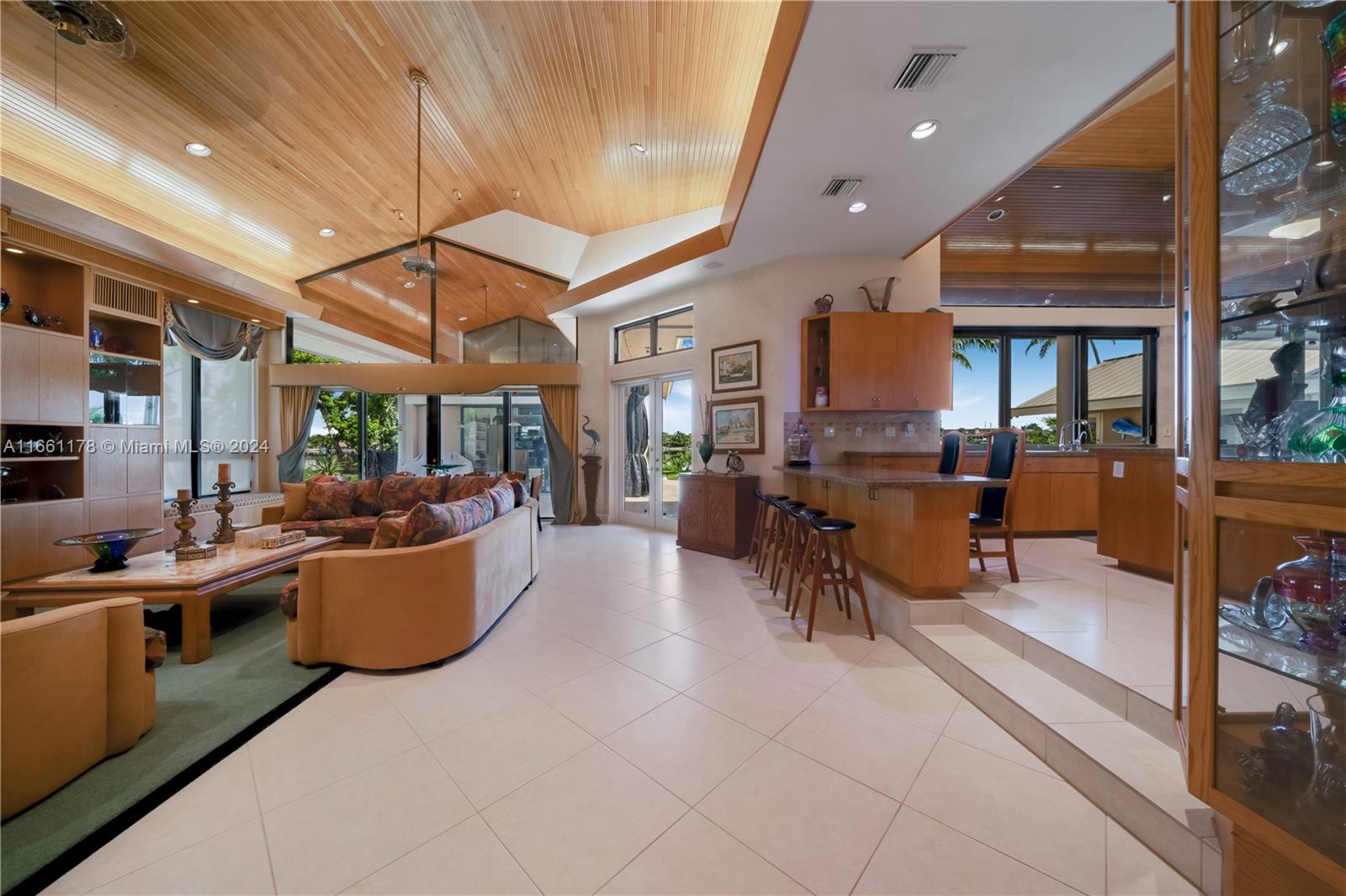 LAKESHORE SEC 3 - Residential