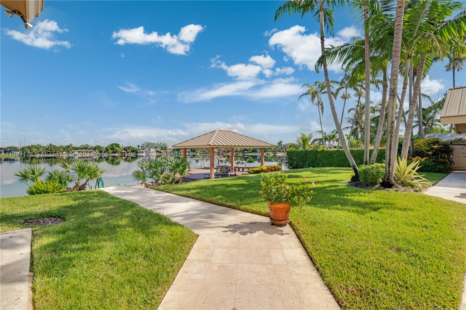 LAKESHORE SEC 3 - Residential