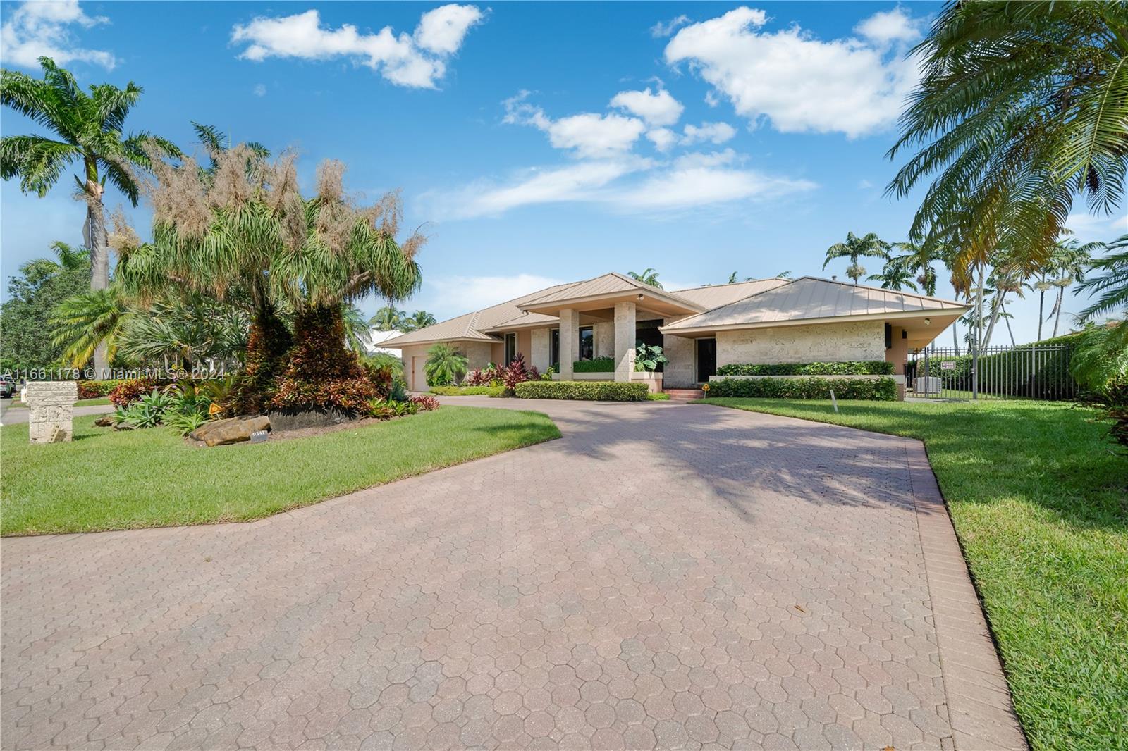 LAKESHORE SEC 3 - Residential