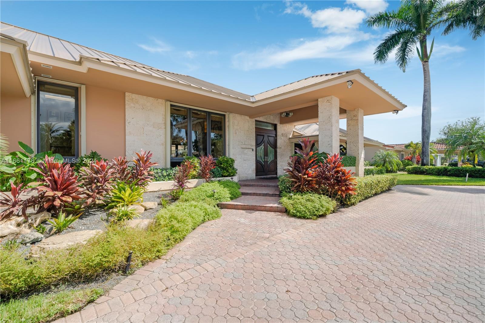 LAKESHORE SEC 3 - Residential