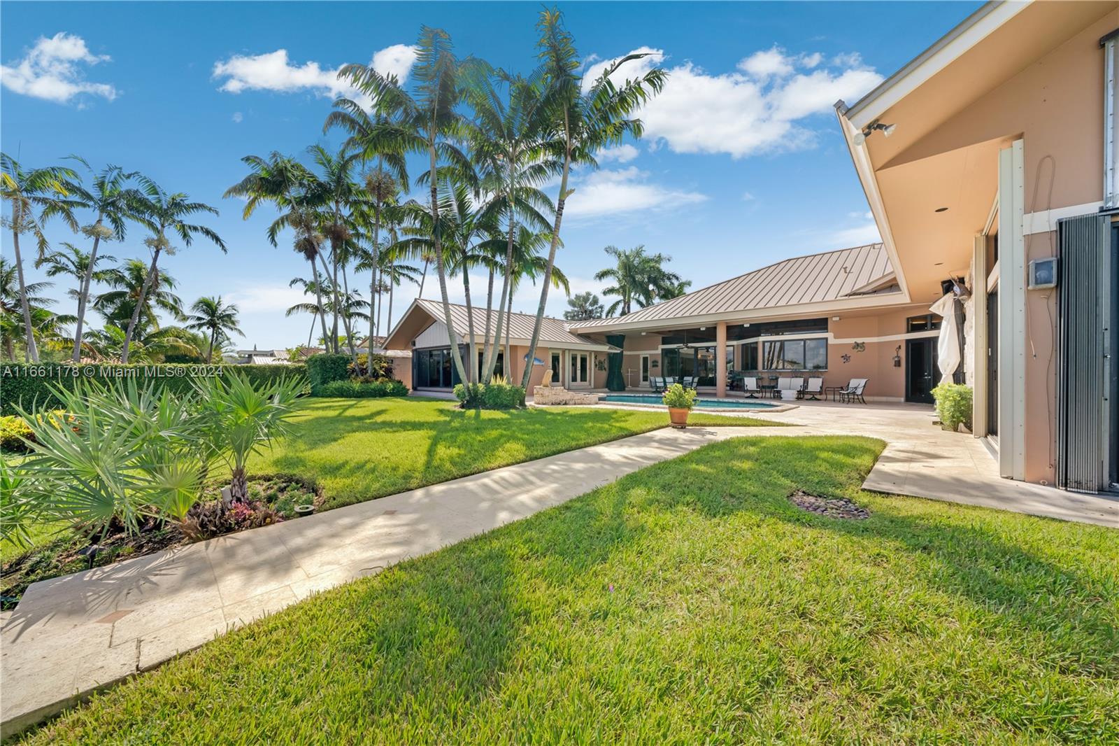 LAKESHORE SEC 3 - Residential