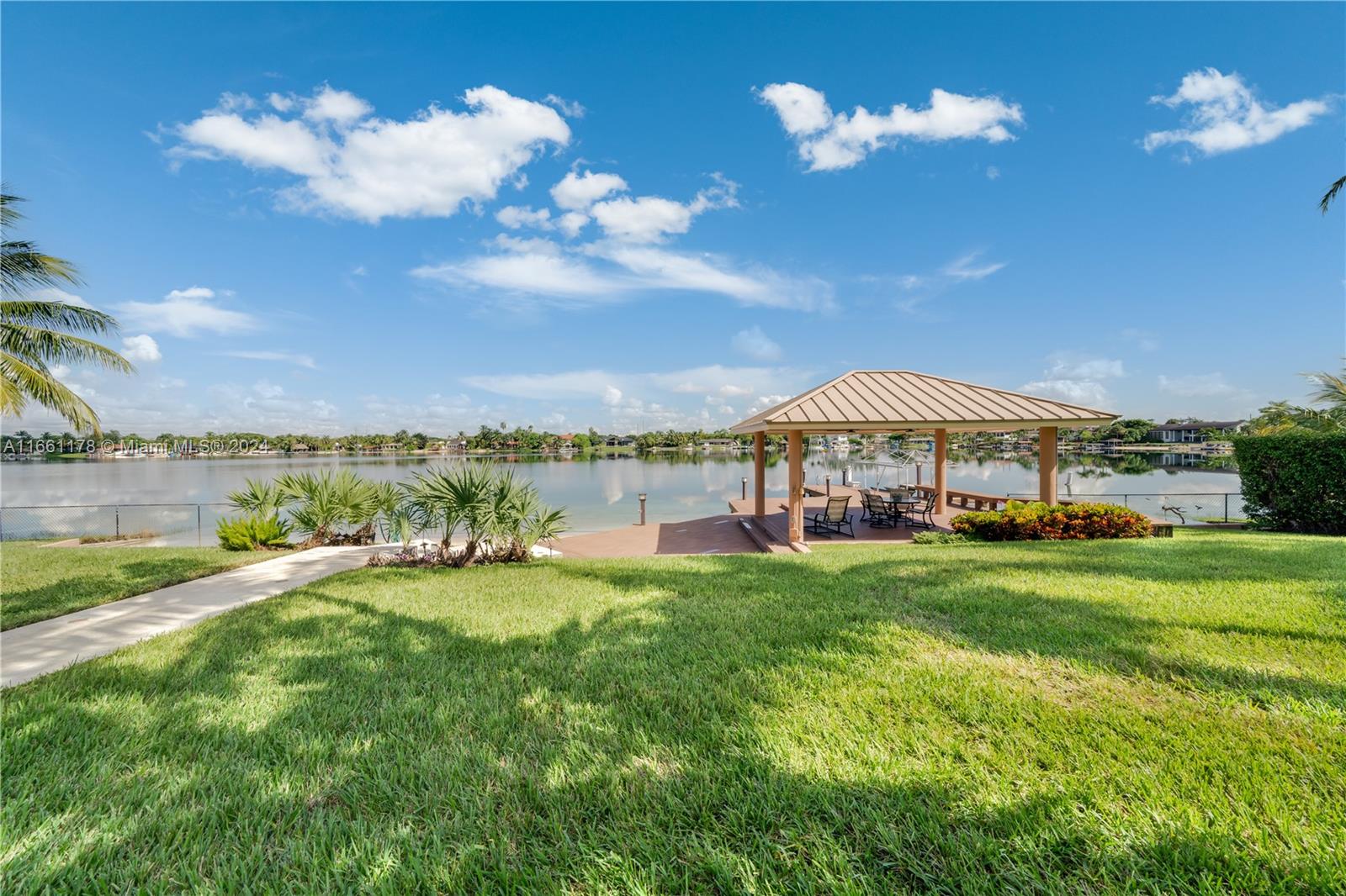 LAKESHORE SEC 3 - Residential