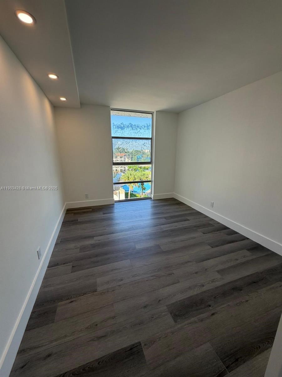 DESOTO PARK CONDO - Residential Lease