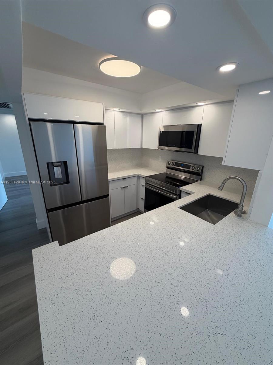 DESOTO PARK CONDO - Residential Lease