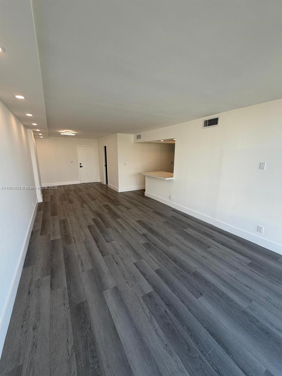 DESOTO PARK CONDO - Residential Lease