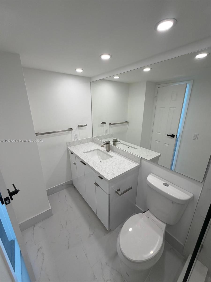 DESOTO PARK CONDO - Residential Lease