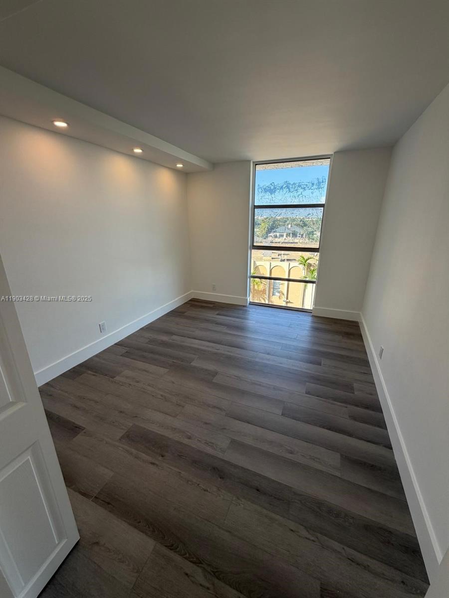 DESOTO PARK CONDO - Residential Lease