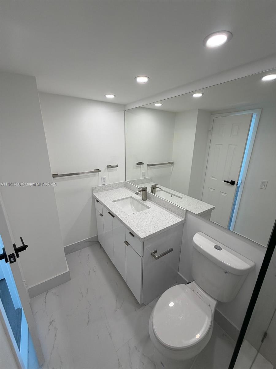 DESOTO PARK CONDO - Residential Lease