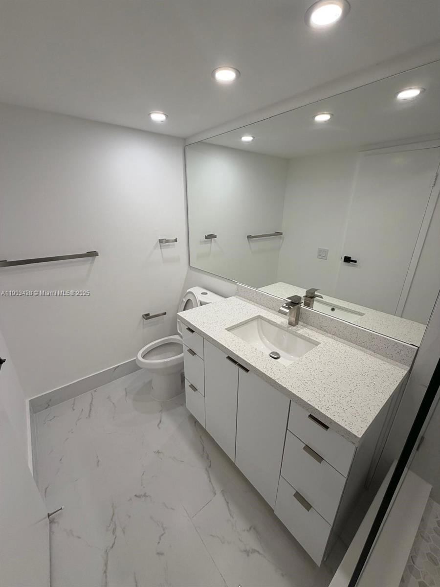 DESOTO PARK CONDO - Residential Lease