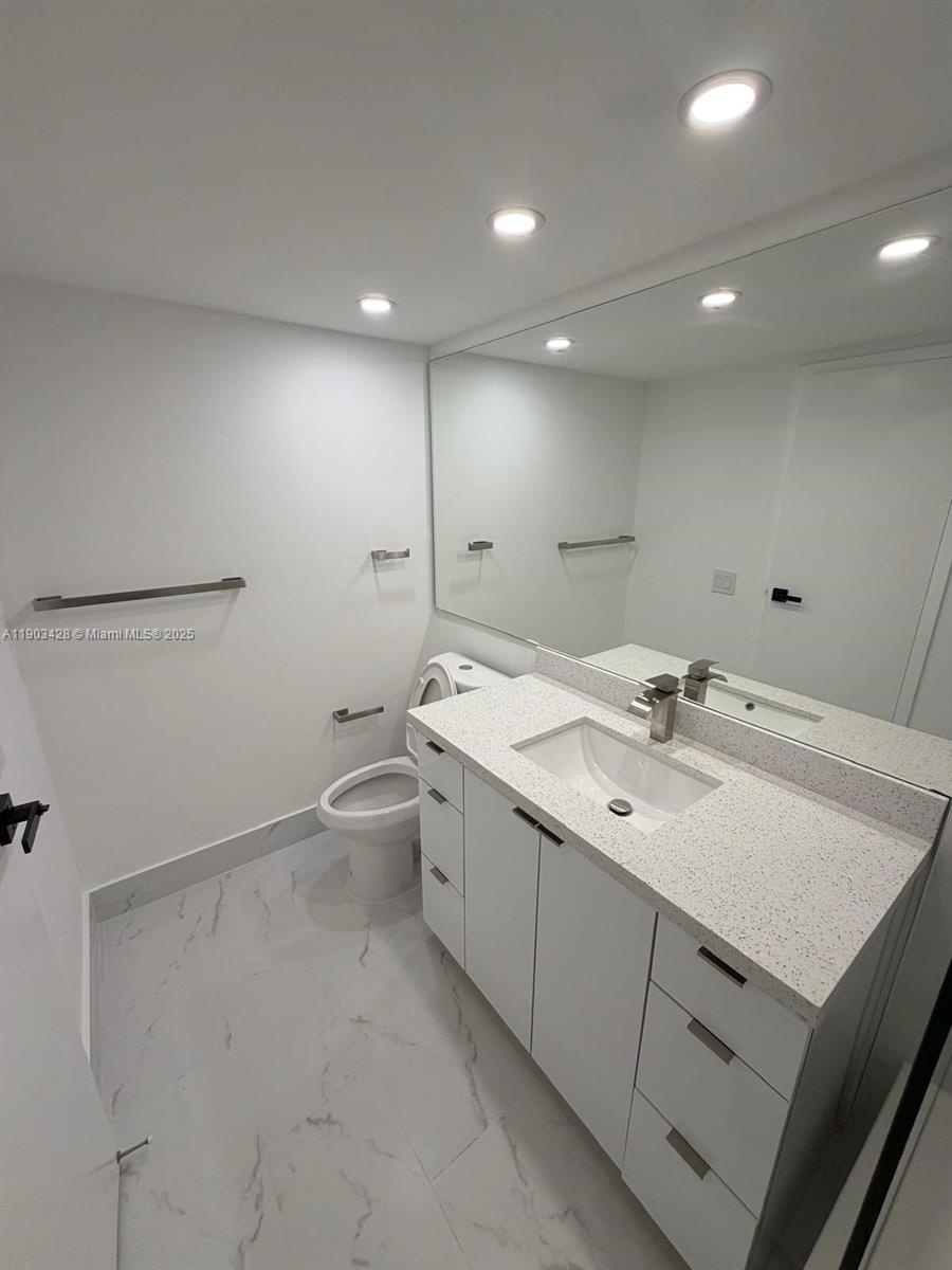 DESOTO PARK CONDO - Residential Lease