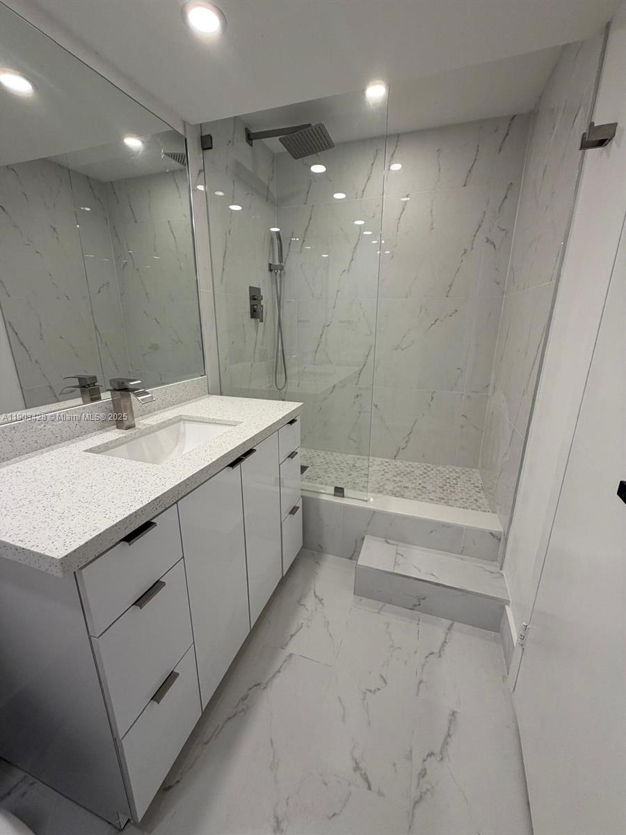 DESOTO PARK CONDO - Residential Lease