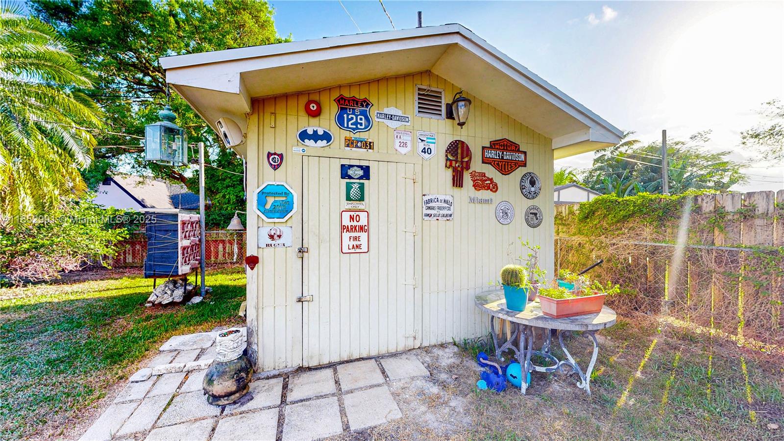 DOWNER PALMS DIV NO 1 - Residential