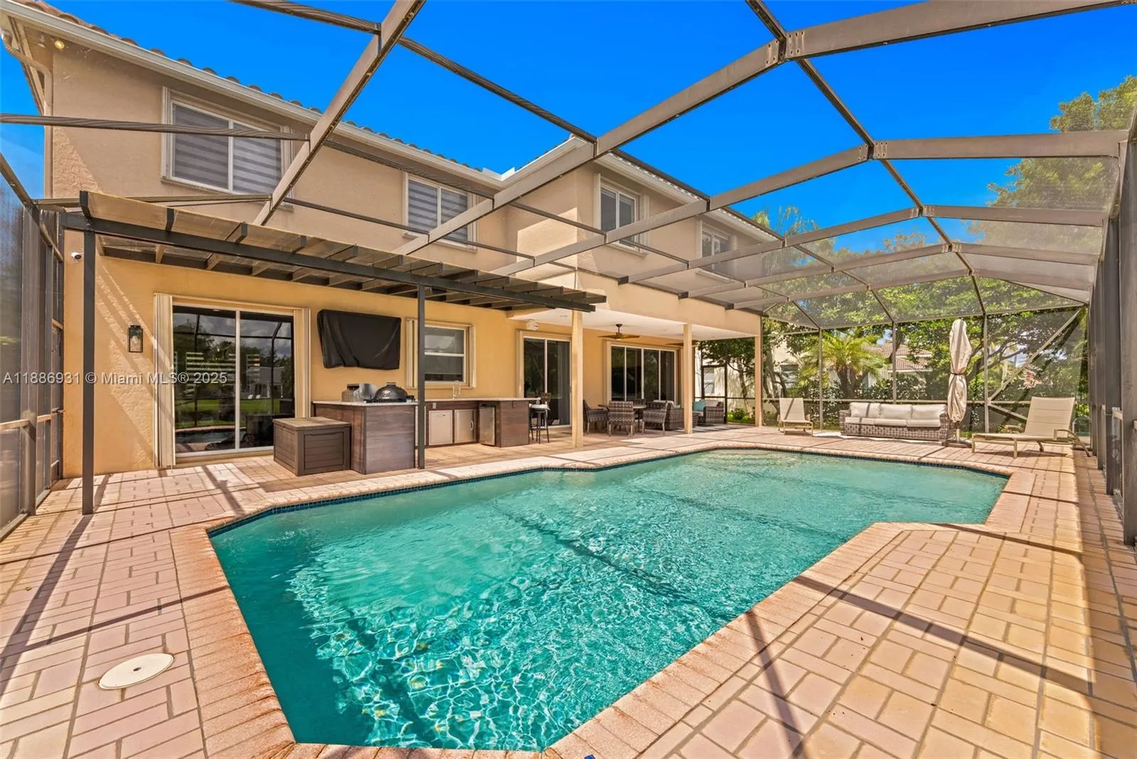 Weston, Florida 33326, United States, 5 Bedrooms Bedrooms, ,3 BathroomsBathrooms,Residential,Active,219364