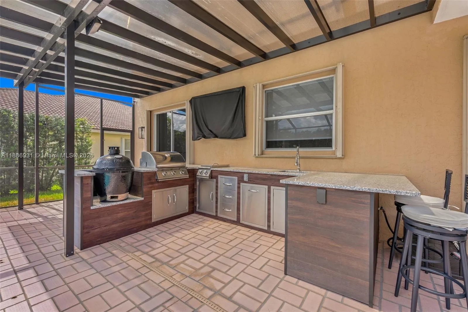 Weston, Florida 33326, United States, 5 Bedrooms Bedrooms, ,3 BathroomsBathrooms,Residential,Active,219364