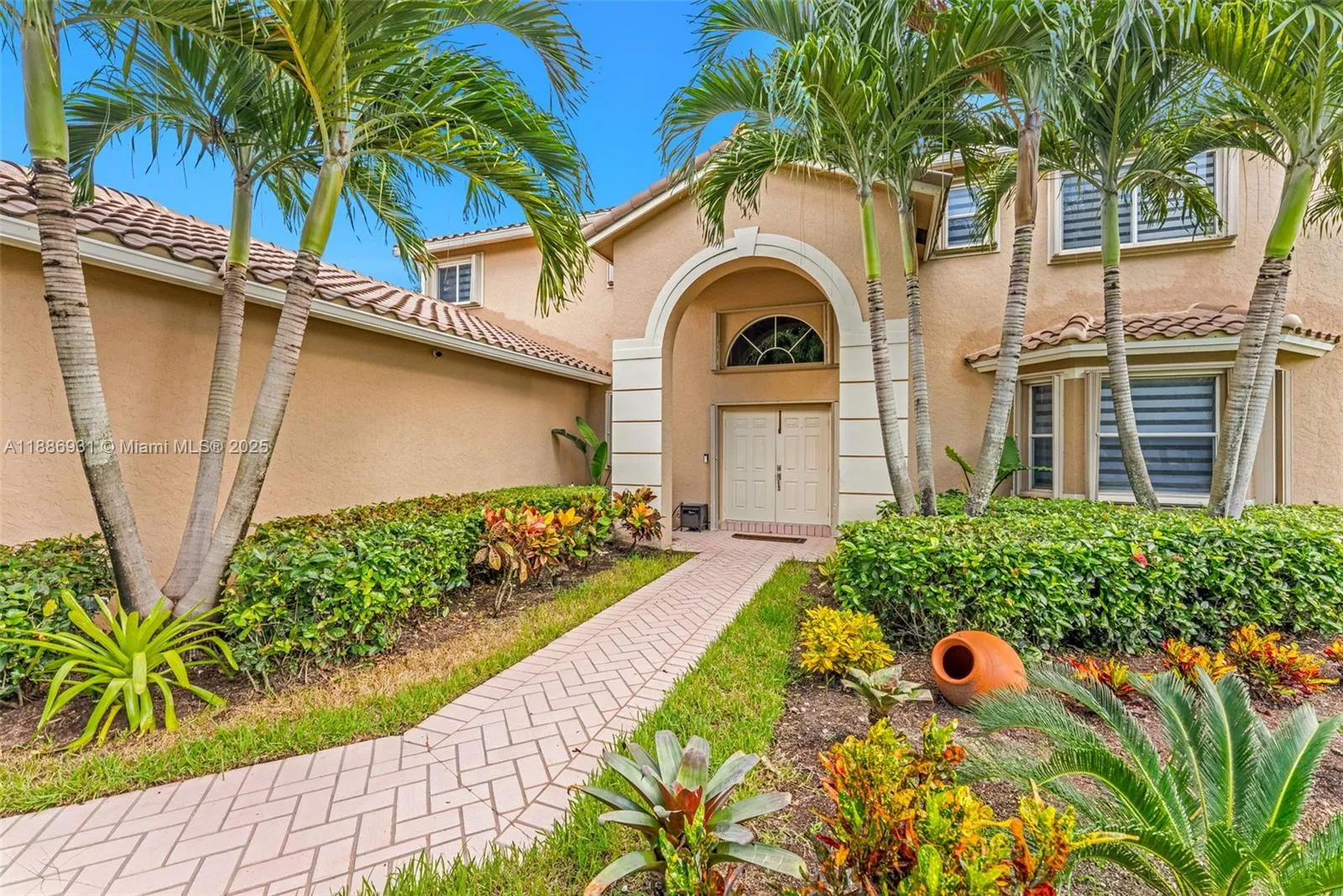 Weston, Florida 33326, United States, 5 Bedrooms Bedrooms, ,3 BathroomsBathrooms,Residential,Active,219364