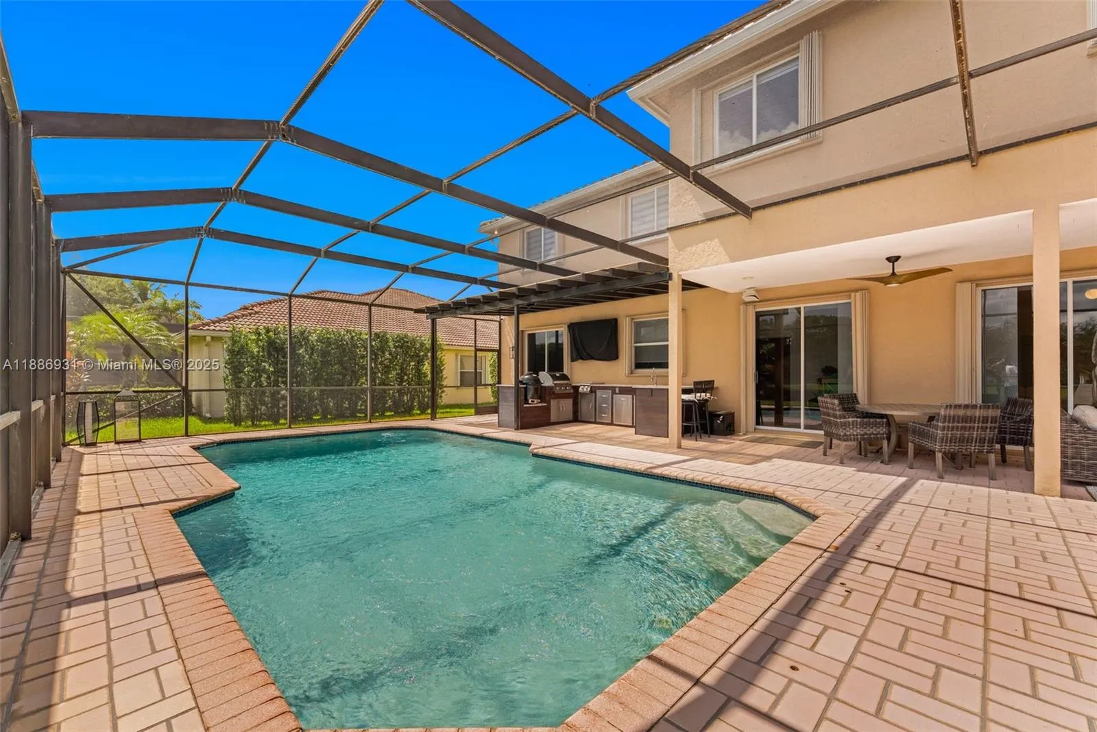 Weston, Florida 33326, United States, 5 Bedrooms Bedrooms, ,3 BathroomsBathrooms,Residential,Active,219364