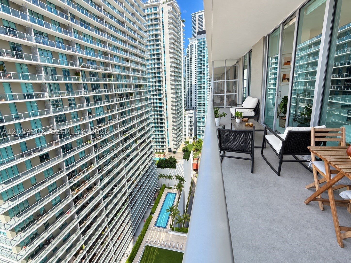 79 SW 12 ST 2910