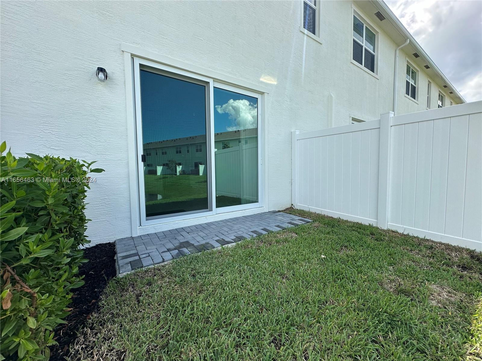 VERANDA PLAT NO. 9 - Residential Lease