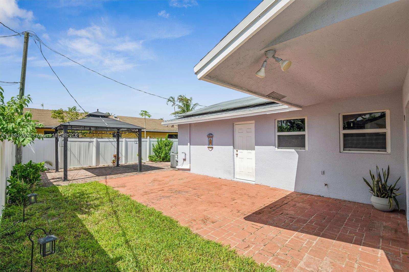 WEST DEERFIELD BEACH - Residential