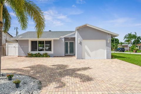 155 SW 32nd Ter Deerfield Beach FL 33442